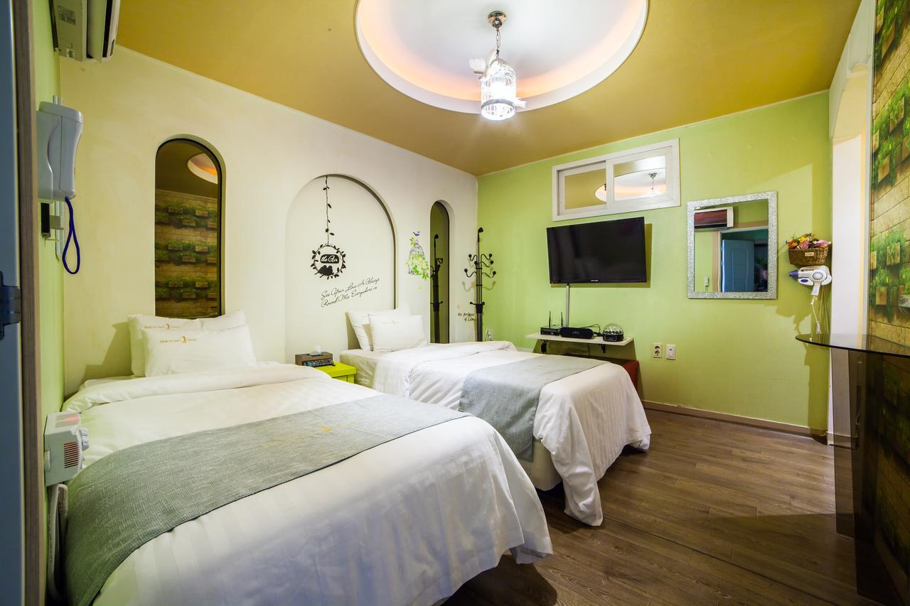 סאצ'ון Hole In One Hotel מראה חיצוני תמונה